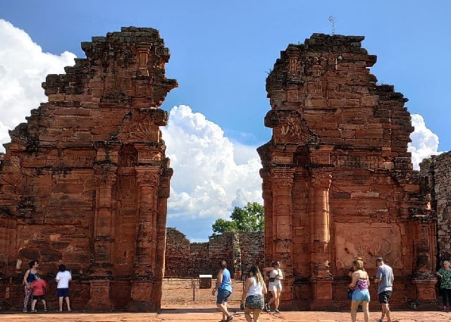 Ruinas de San Ignacio: 200 km